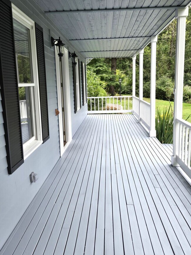 Building Photo - Exceptional Property!  Large home on 20 ac...
