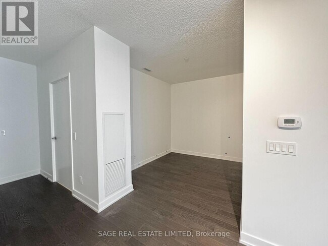 Photo du bâtiment - 25 Richmond St E