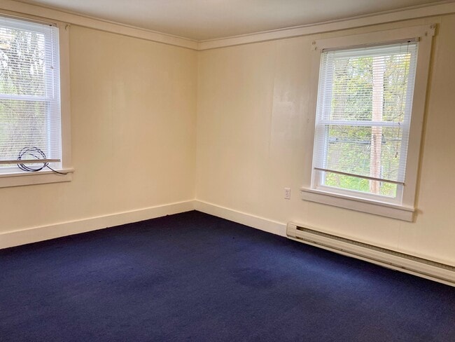 Building Photo - 414 Main St