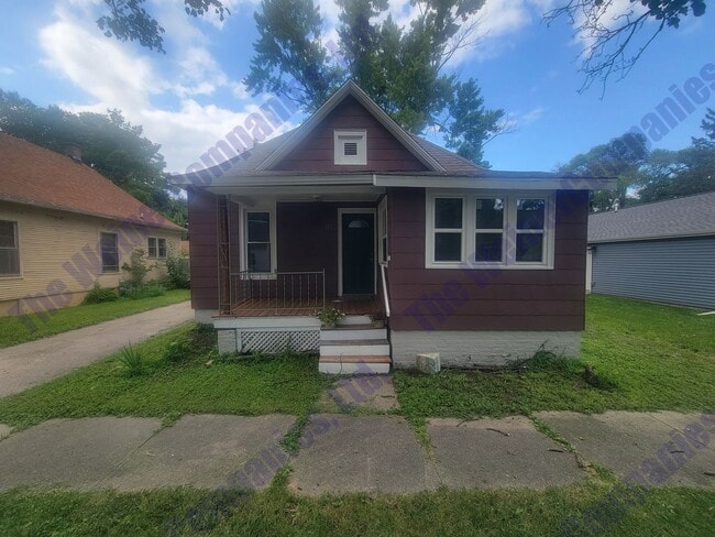 Building Photo - 2 Bedroom House available for SUBLEASE Sep...