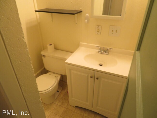 Foto del edificio - 1 br, 1 bath House - 328½ Martin Street