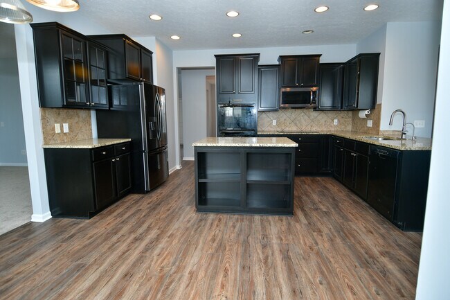 Foto del edificio - 1215 Colinbrook Cir