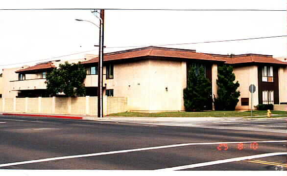 Building Photo - 18981 Florida St