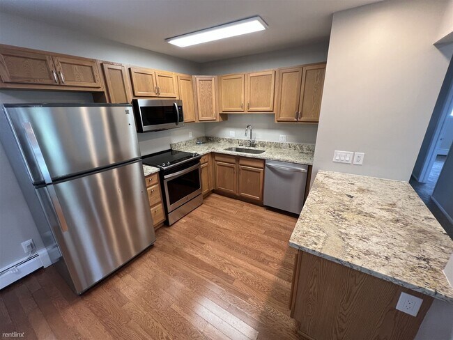 Building Photo - 3 br, 2 bath Condo - 2445 Torquay Ave Apt 112