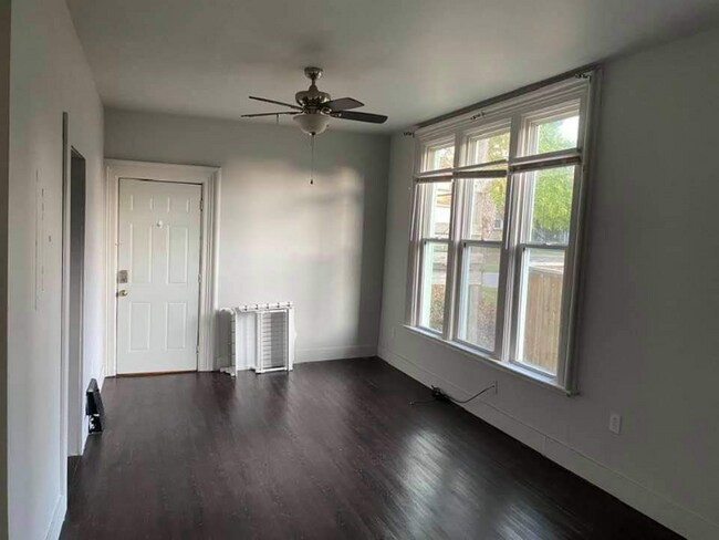 Building Photo - 320 S Fuller St