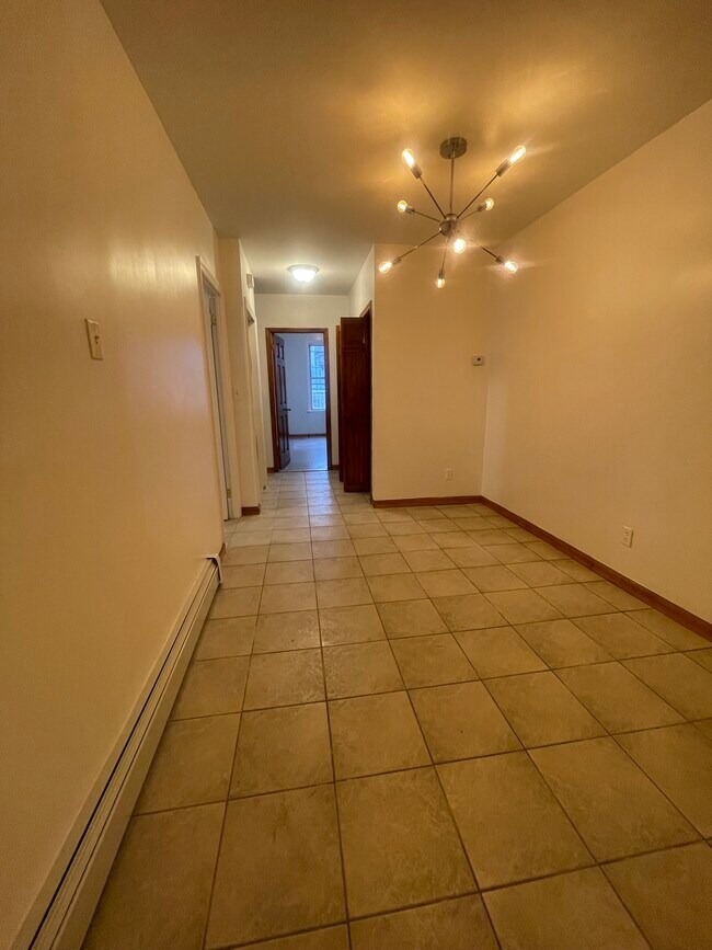 Foto del edificio - 2438 E 22nd St