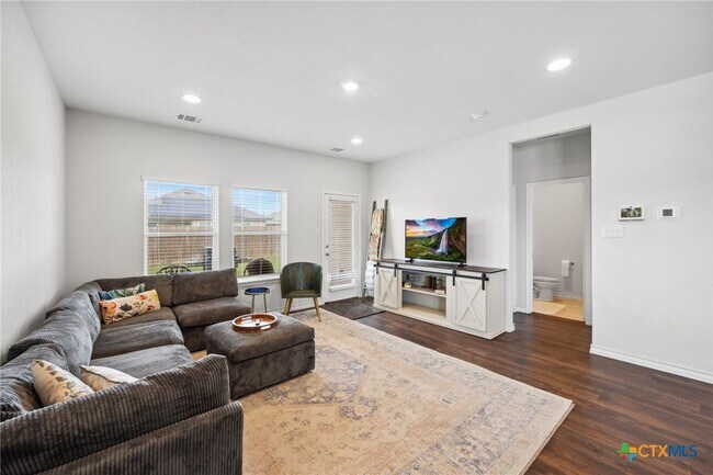 Foto del edificio - 392 Walnut Creek