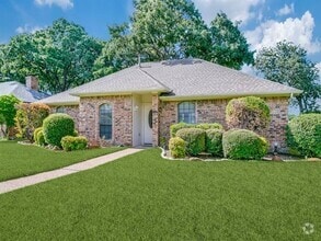 Building Photo - 614 Raven Ln