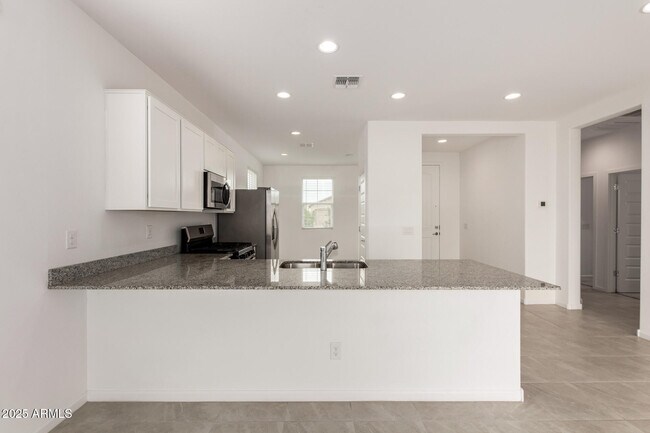 Building Photo - 3048 E Riding Boot Wy