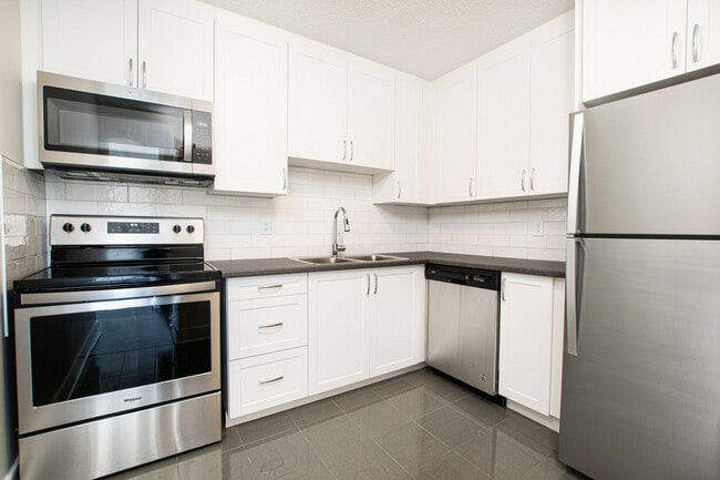 Building Photo - Langs Apartments