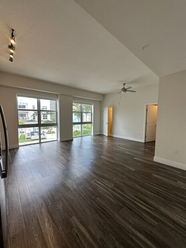 Foto del edificio - 405 NE 28th St
