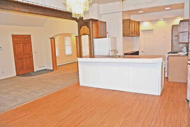 Building Photo - Detached Rental Property