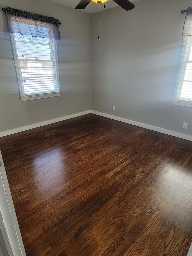 Building Photo - SECTION 8 APPROVED!