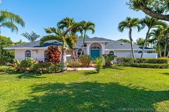 Building Photo - 15495 Rolling Meadows Cir
