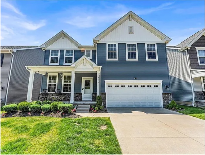 Primary Photo - Charming 4 beds 5 baths in Brunswick!