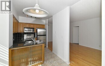 Building Photo - 38 Fontenay Ct