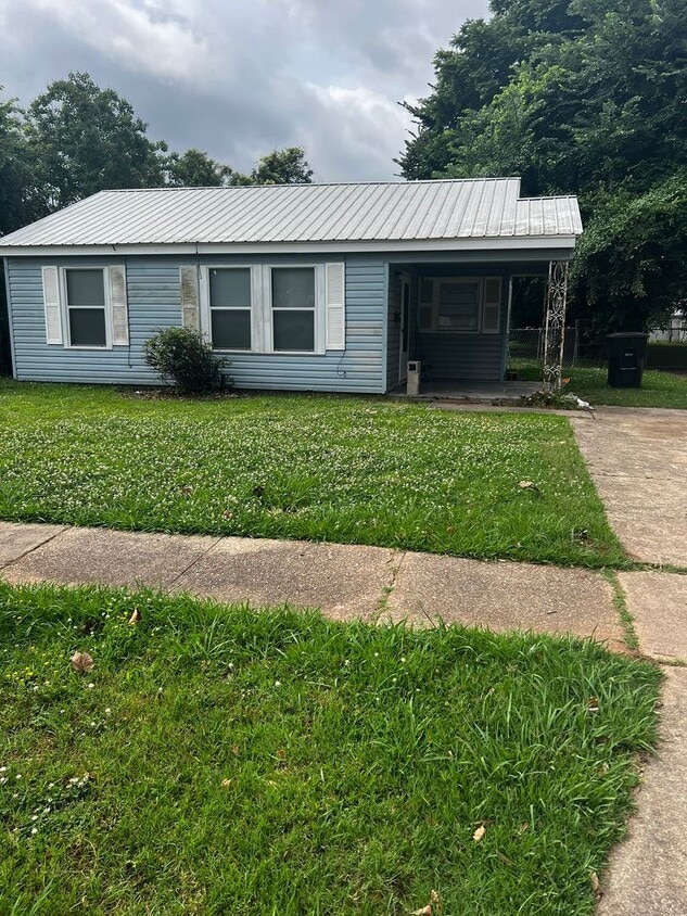 Primary Photo - 2662 Olive St