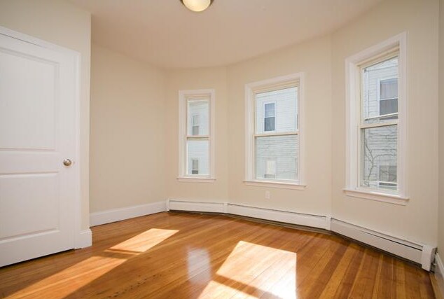 Foto del edificio - 14 Parker Hill Ave
