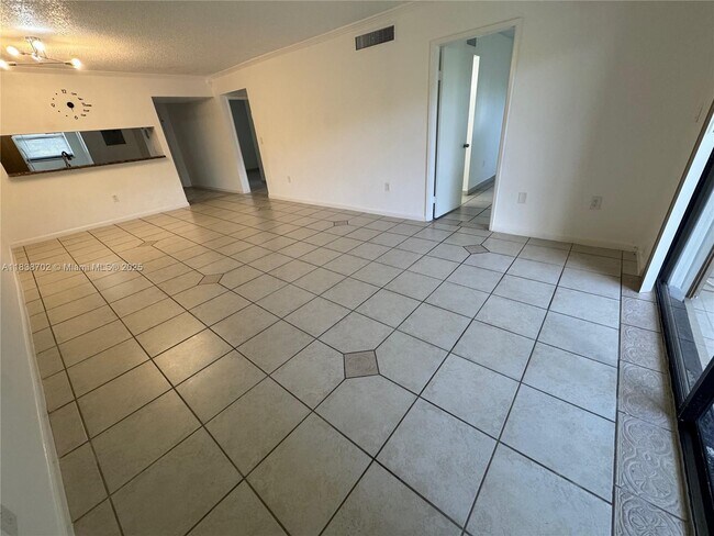 Foto del edificio - 10315 NW 9th St Cir