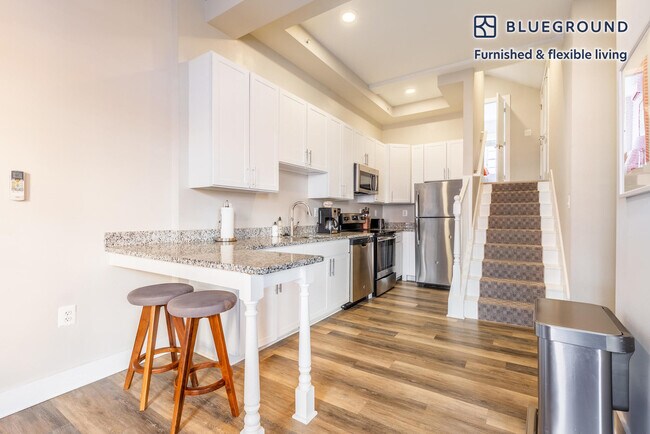 Foto del edificio - 700 Duke St