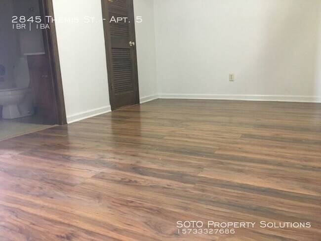 Building Photo - 1BD/1BA Updated 3rd Floor Apartment