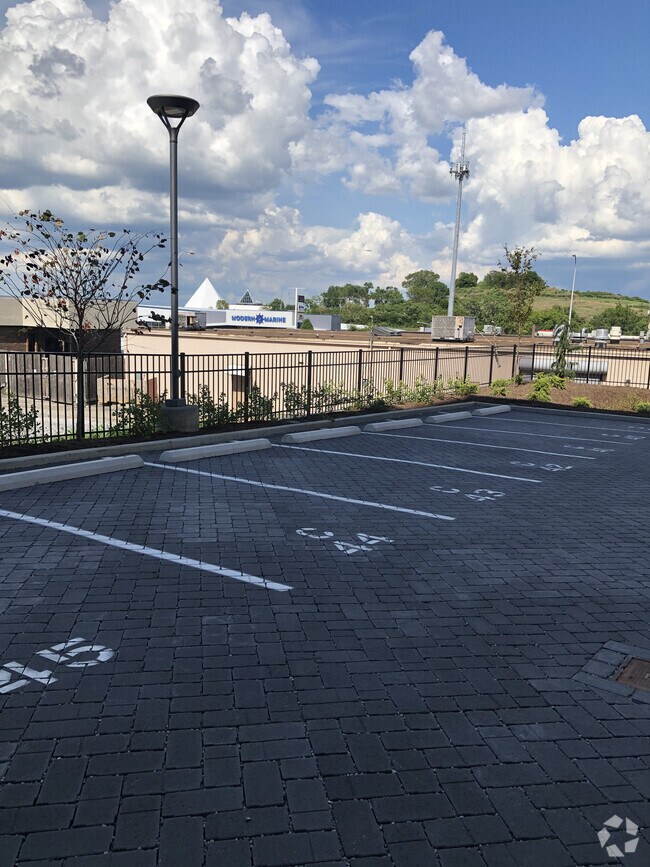 The Park at Hillside Apartments for Rent with Parking Nashville, TN