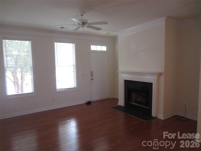 Foto del edificio - 216 Welton Way