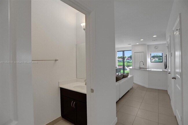 Foto del edificio - 459 NE 194th Terrace