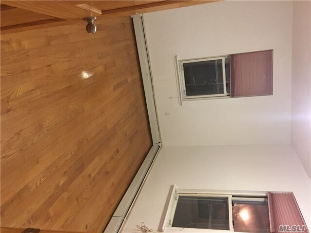 Foto del edificio - 200-27 45th Ave