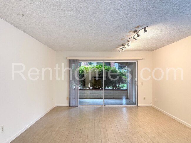 Foto del edificio - 6039-101 Rancho Mission Road