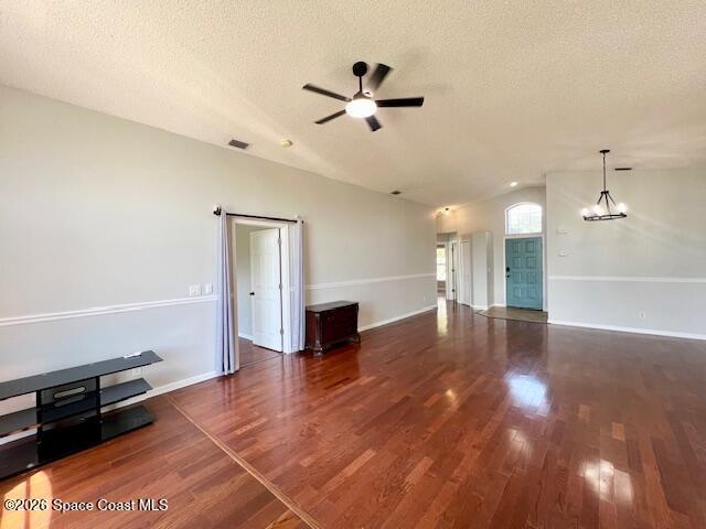 Foto del edificio - 8045 Bracken Ln