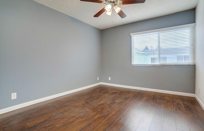 Foto del edificio - 3715 W 27th St