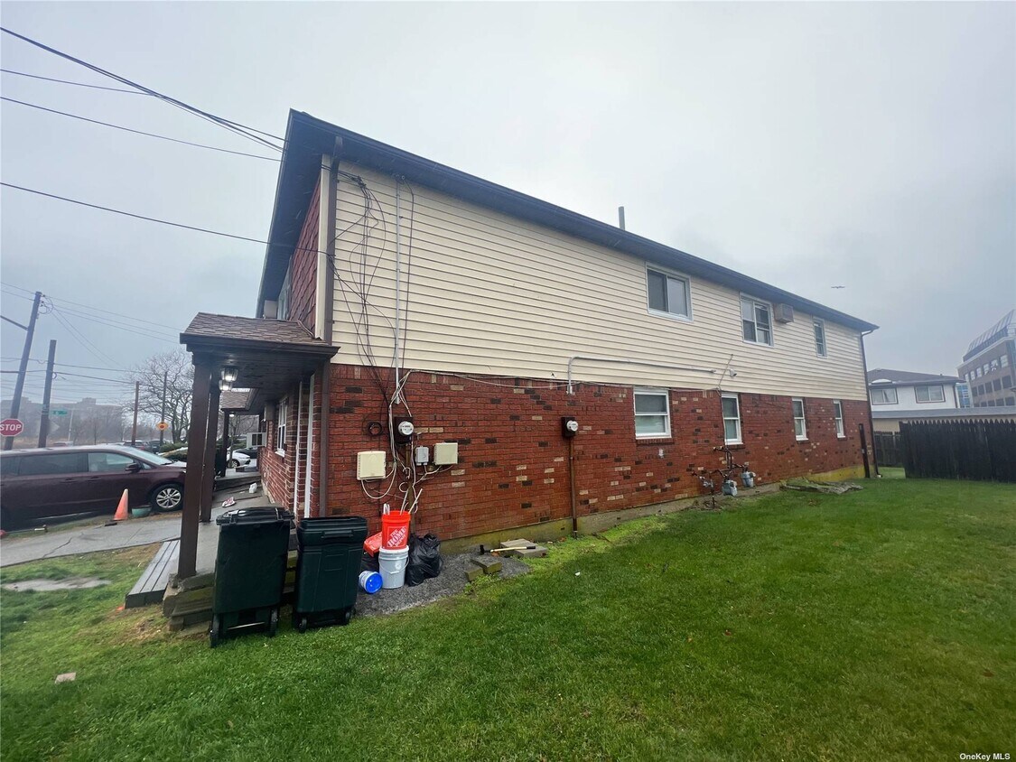 Primary Photo - 550 Seagirt Blvd