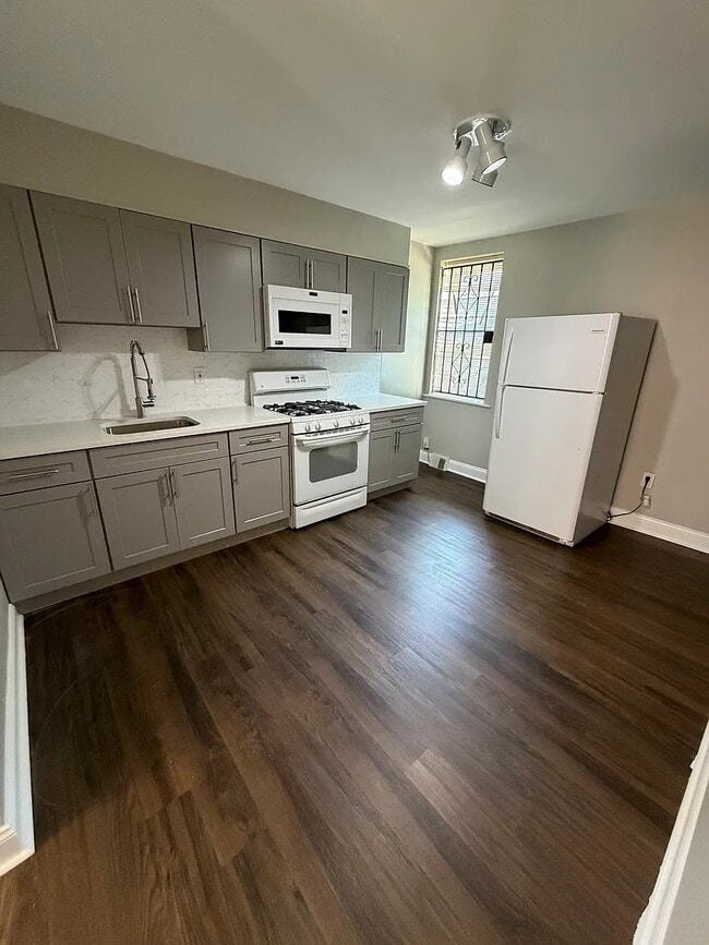 Building Photo - 2538 Manton St