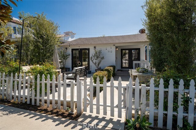 Building Photo - 712 Larkspur Ave