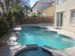 Building Photo - 2566 Greystone Dr
