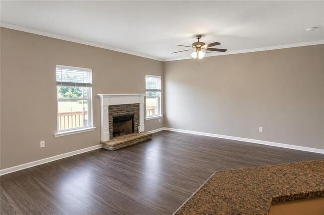 Building Photo - 100 Squarewood Ln NW