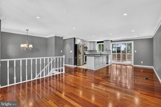 Building Photo - 10820 Split Oak Ln
