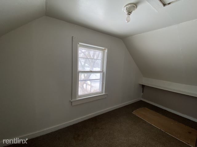Building Photo - 516 N State St
