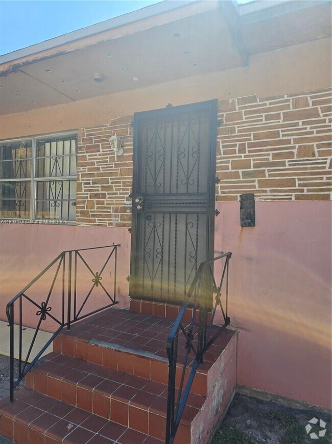Building Photo - 210 NW 69th St