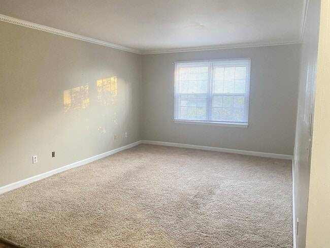 Building Photo - 7602 Hunt Club Rd