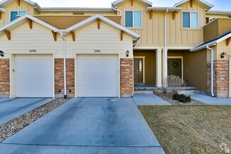 Building Photo - 3201 W Desert Lily Dr