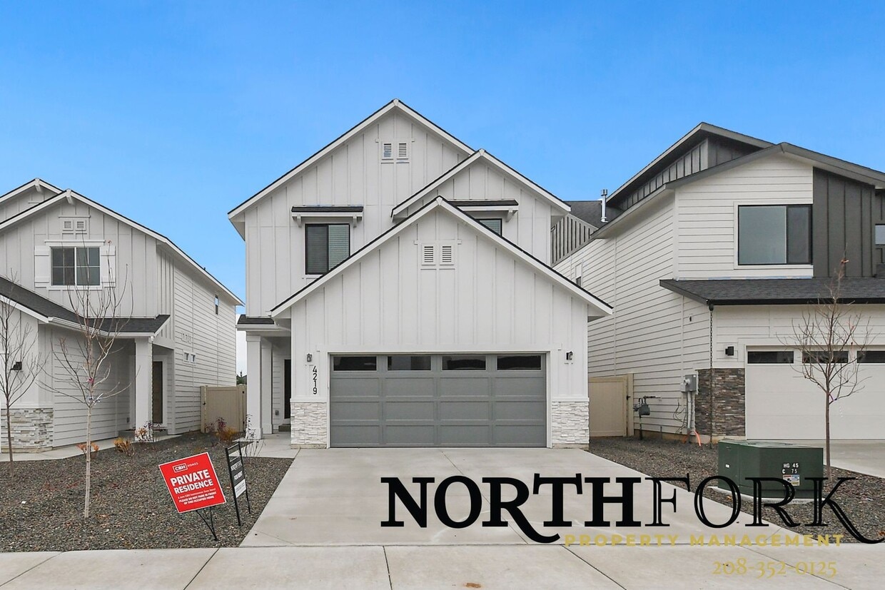 Primary Photo - Modern Comfort Meets Meridian Living