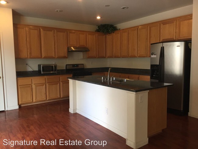 Building Photo - 5 br, 3 bath House - 7313 Dolphine Crest