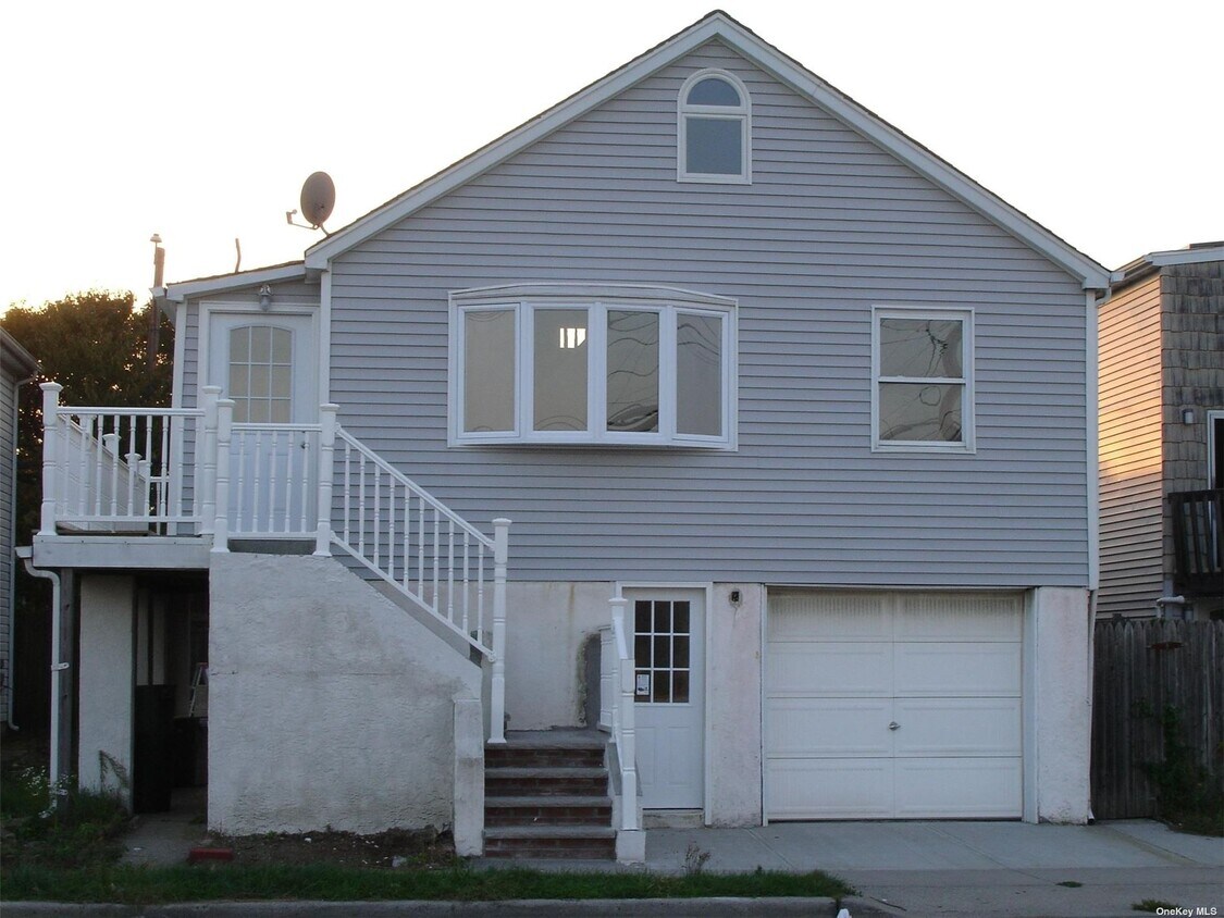 Primary Photo - 129 Maple Blvd
