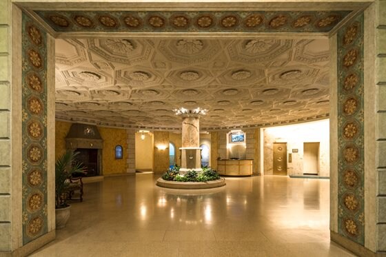 Building Photo - 1936 N Clark St