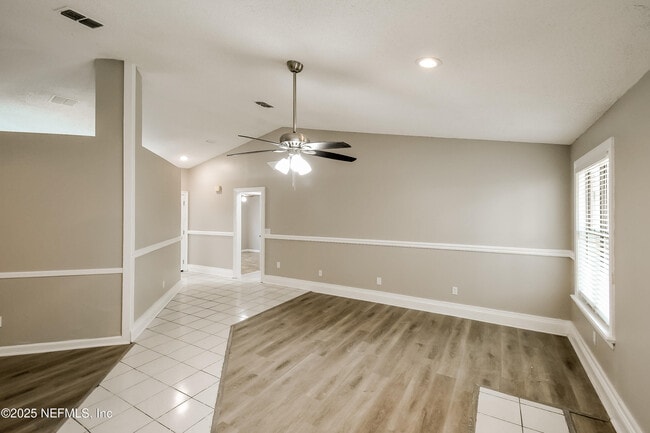 Foto del edificio - 8272 Hamden Rd W