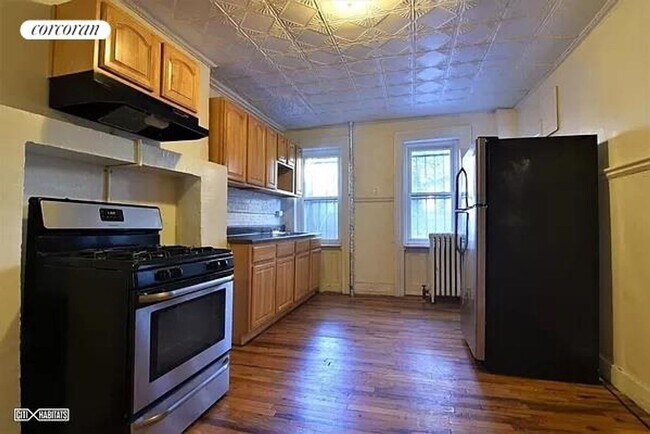 Building Photo - 87 Summit St