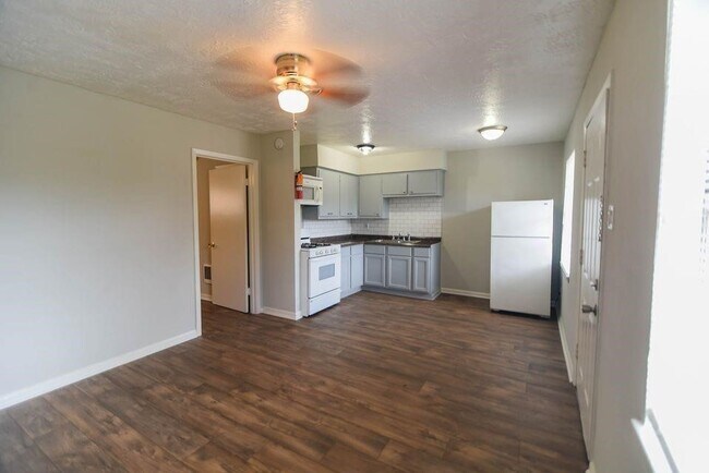 Foto del edificio - 311 Campbell Ave