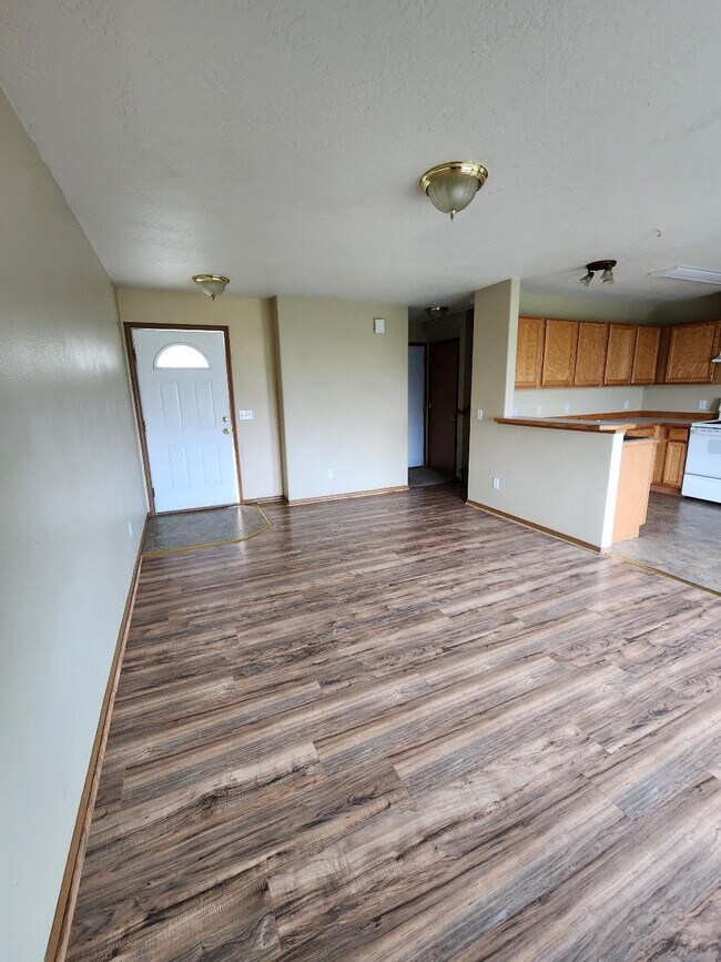 1611 E Coeur D Alene Ave, Post Falls, ID 83854 Townhome Rentals in